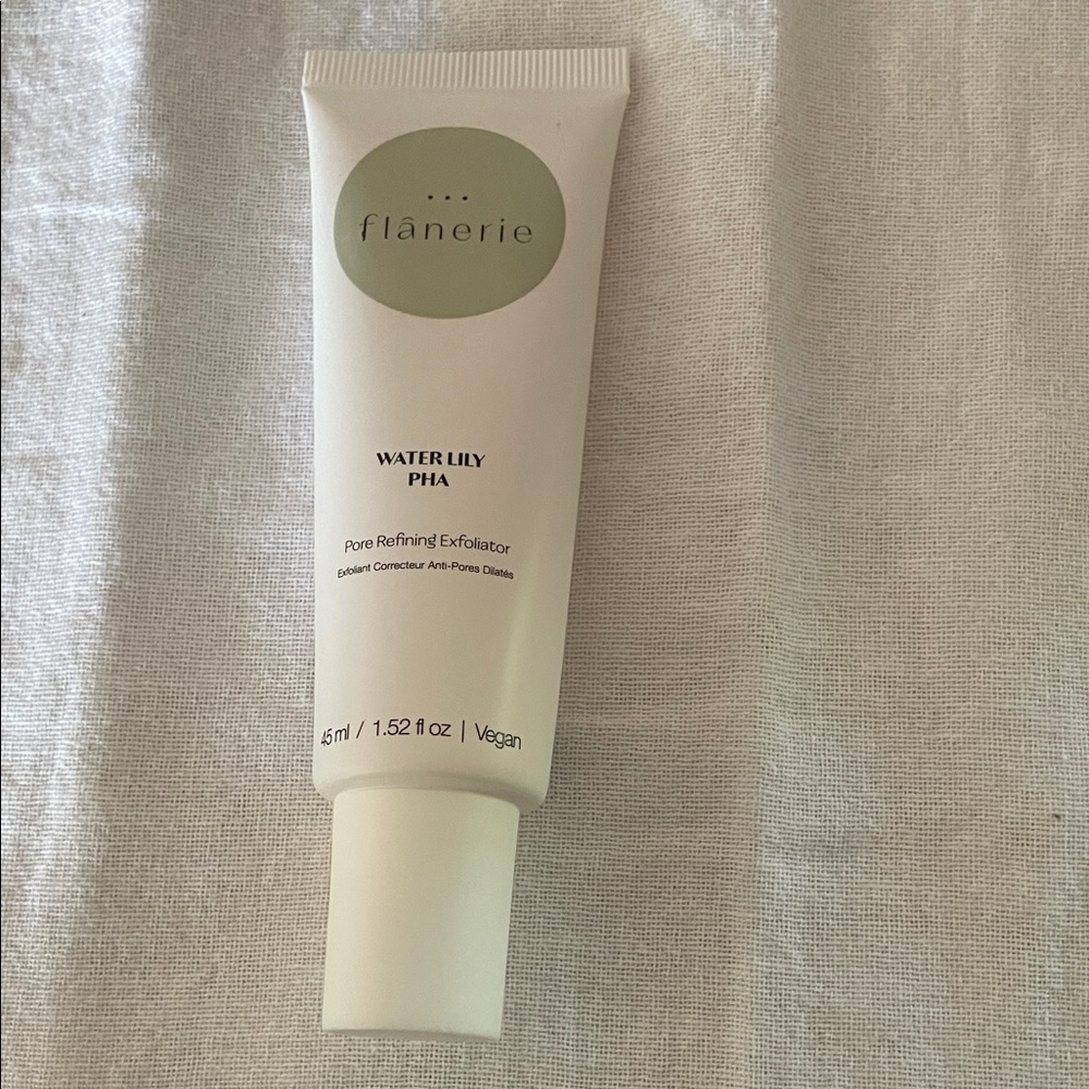 Flanerie Water Lily PHA Exfoliator